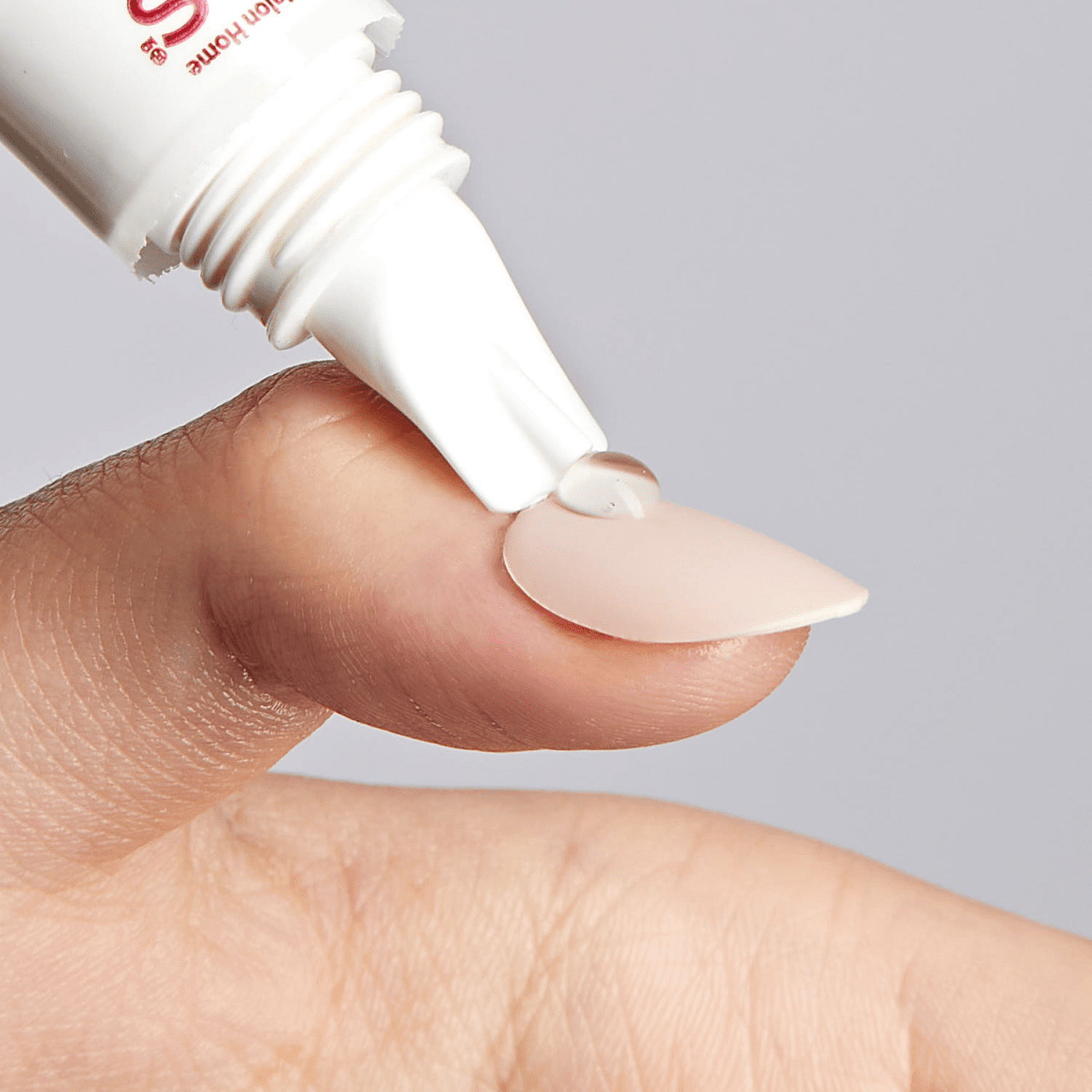 KISS GLUE OFF PRESS ON NAIL REMOVER REVIEW