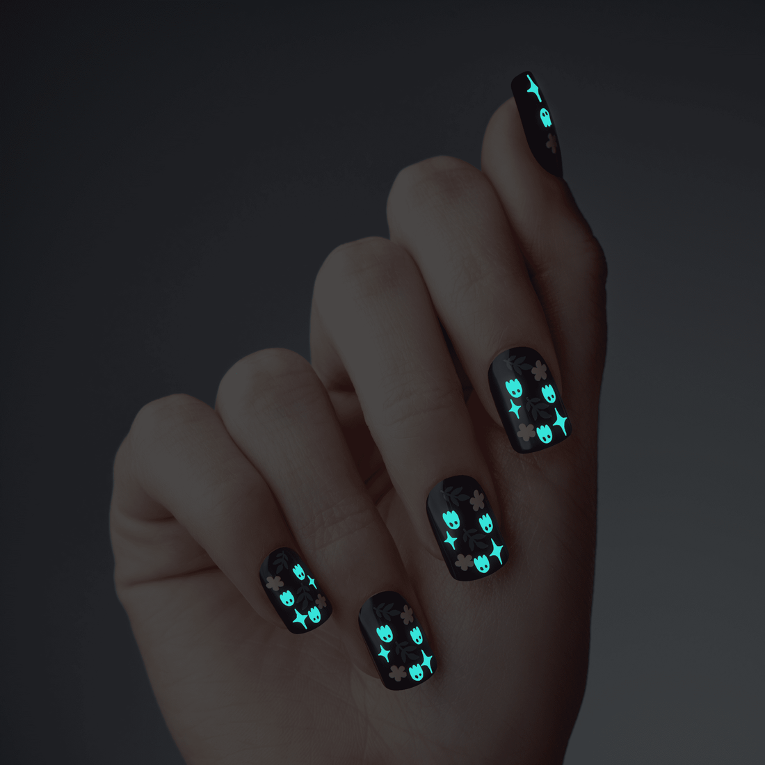 KISS Salon Design Glow-in-the-Dark Halloween Nails - Hallowscream