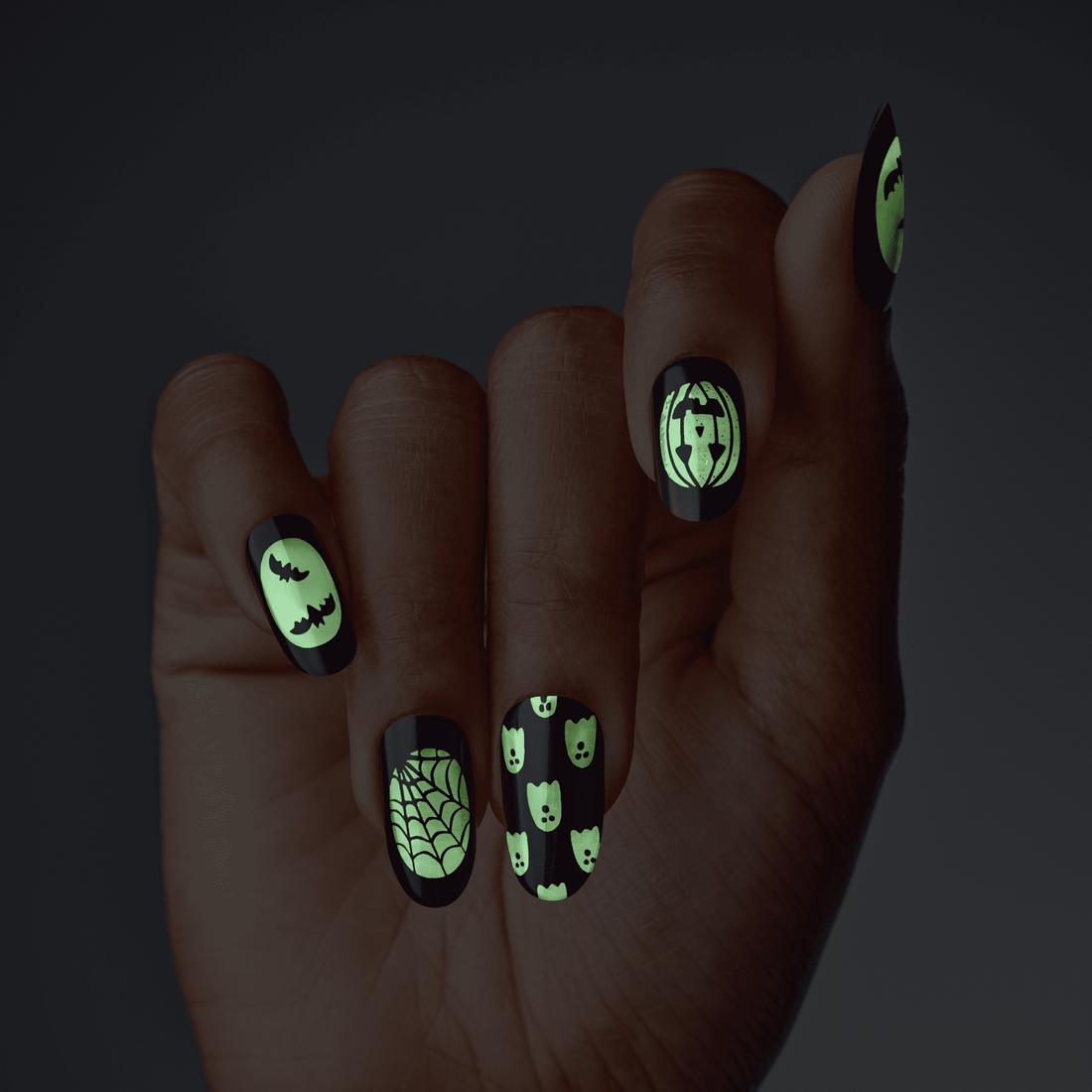 KISS Voguish Fantasy Glow-In-The-Dark Halloween Press-On Glue Nails  - The Nightmares