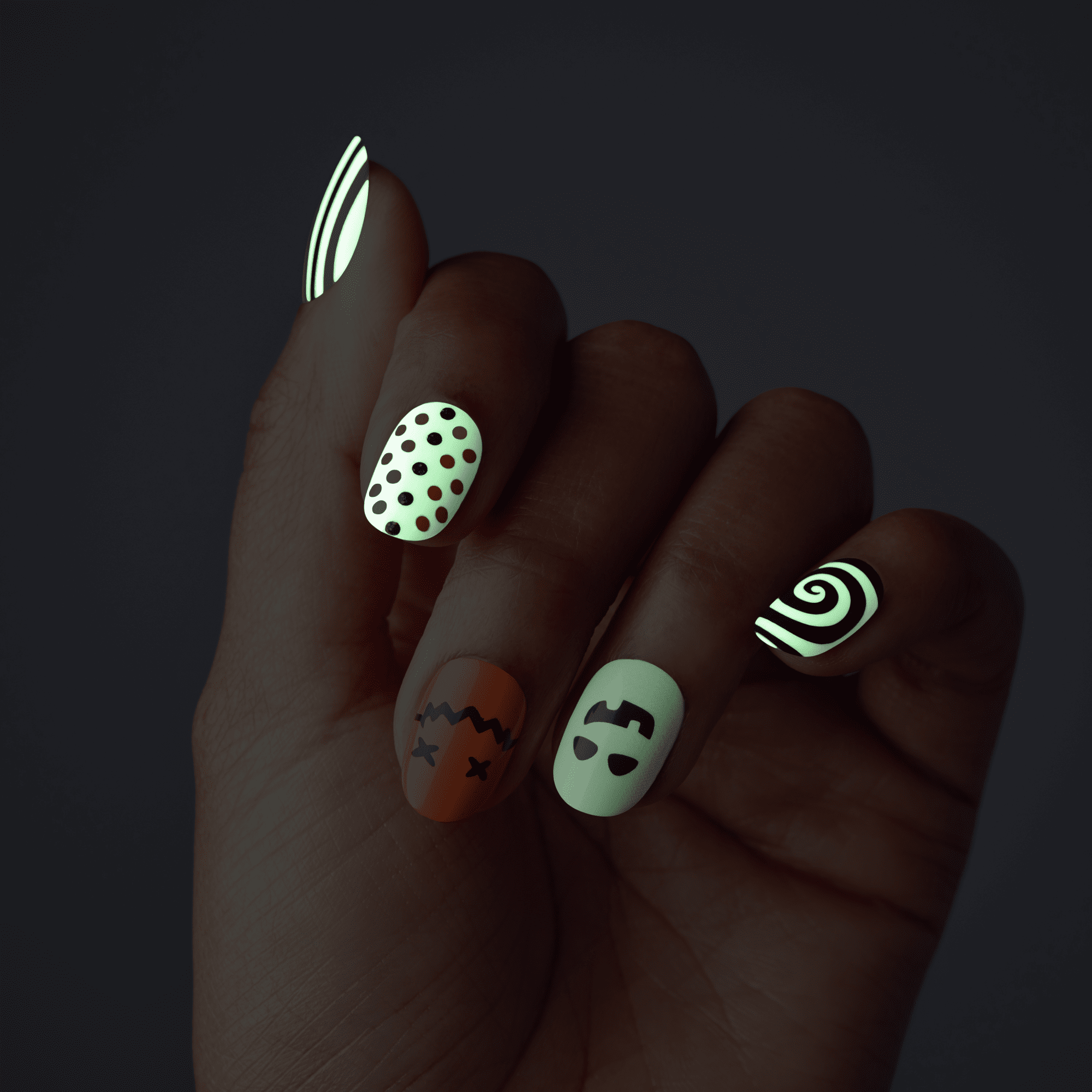 KISS Voguish Fantasy Glow-In-The-Dark Halloween Press On Glue Nails - Changes